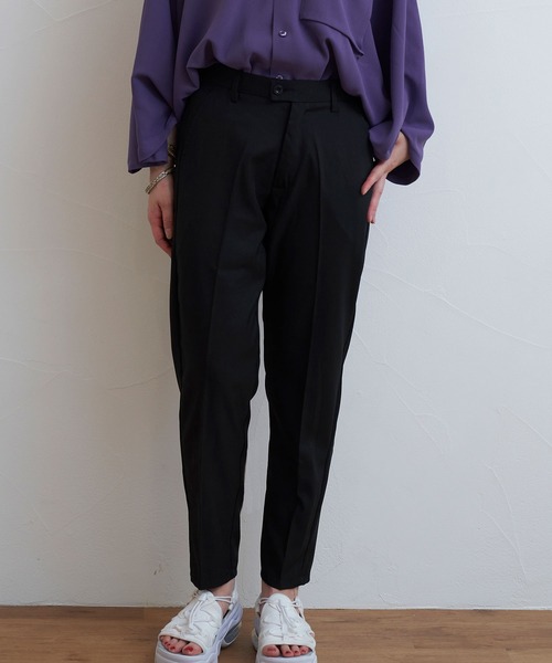 INTERPLAY(インタープレイ)の「【INTERPLAY】 タイトフィットテーパード センタープレスパンツ(スラックス・レディース・ライトベージュ/グレー/ブラック・MEDIUM/SMALL/LARGE)」の8枚目の写真