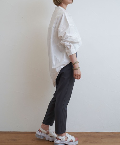 INTERPLAY(インタープレイ)の「【INTERPLAY】 タイトフィットテーパード センタープレスパンツ(スラックス・レディース・ライトベージュ/グレー/ブラック・MEDIUM/SMALL/LARGE)」の16枚目の写真