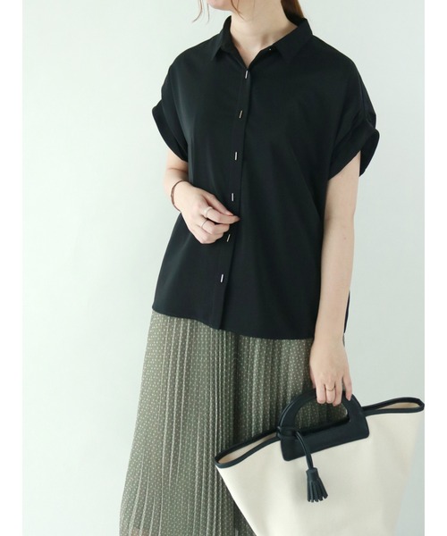 Te chichi（テチチ）の「肩タックTバー釦シャツブラウス（シャツ/ブラウス・レディース・ブラウン/ブラック/オフホワイト・ﾌﾘ-）」の2枚目の写真