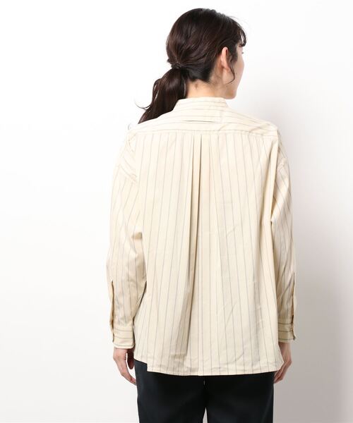 TICCA(ティッカ)の「【TICCA】ノーカラースクエアビックシャツ WOMEN(シャツ/ブラウス・レディース・グレー系その他/ホワイト系その他5・FREE)」の3枚目の写真