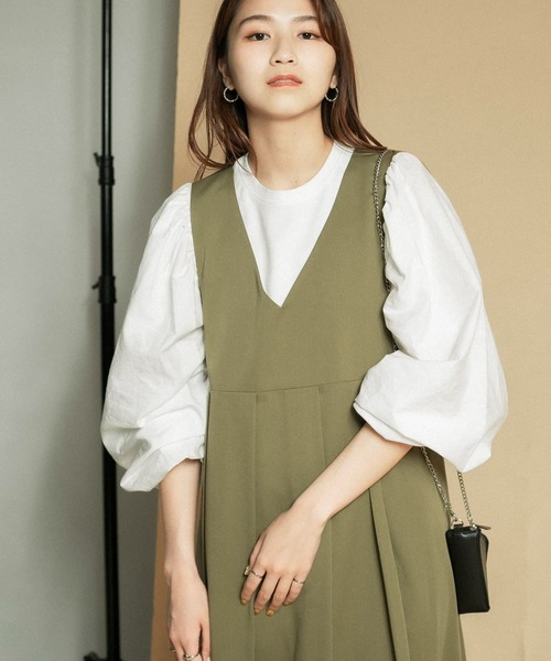 KBF（ケイビーエフ）の「ボリュームスリーブドッキングカットソー（Tシャツ/カットソー・レディース・ブラック/オフホワイト/ベージュ系その他・ONE）」の4枚目の写真