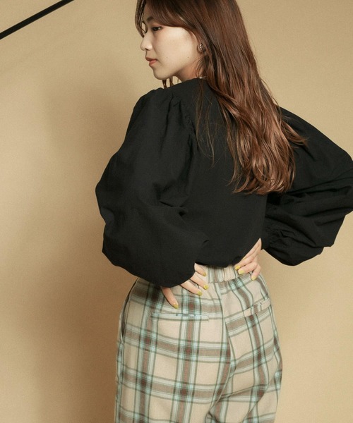 KBF（ケイビーエフ）の「ボリュームスリーブドッキングカットソー（Tシャツ/カットソー・レディース・ブラック/オフホワイト/ベージュ系その他・ONE）」の12枚目の写真