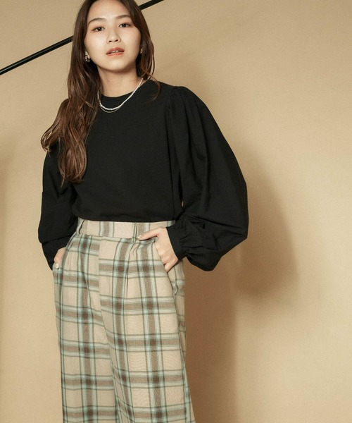 KBF（ケイビーエフ）の「ボリュームスリーブドッキングカットソー（Tシャツ/カットソー・レディース・ブラック/オフホワイト/ベージュ系その他・ONE）」の14枚目の写真