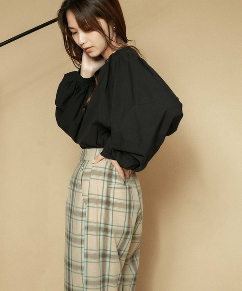 KBF（ケイビーエフ）の「ボリュームスリーブドッキングカットソー（Tシャツ/カットソー・レディース・ブラック/オフホワイト/ベージュ系その他・ONE）」の20枚目の写真