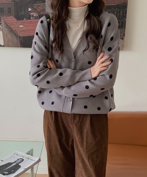 Diosfront（ディオスフロント）の「ドット柄Vネックカーディガン（カーディガン/ボレロ・レディース・ブラック/ベージュ/グレー・FREE）」の21枚目の写真