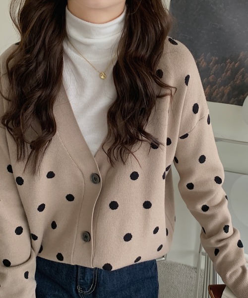 Diosfront（ディオスフロント）の「ドット柄Vネックカーディガン（カーディガン/ボレロ・レディース・ブラック/ベージュ/グレー・FREE）」の9枚目の写真