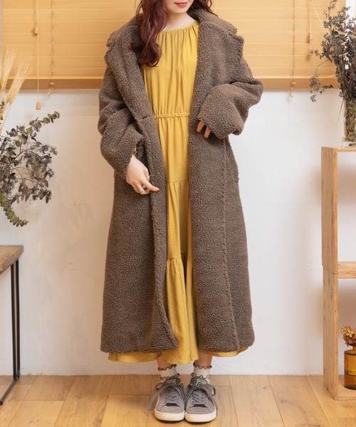 Mysa&Liina（ミーサリーナ）の「ボアロングガウンコート（ブルゾン・レディース・モカ/キナリ・M）」の3枚目の写真