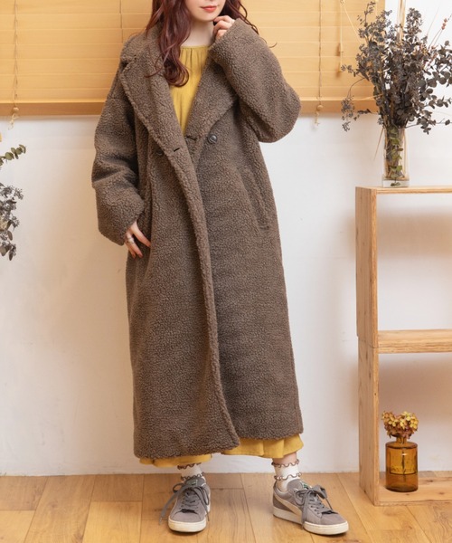 Mysa&Liina（ミーサリーナ）の「ボアロングガウンコート（ブルゾン・レディース・モカ/キナリ・M）」の6枚目の写真