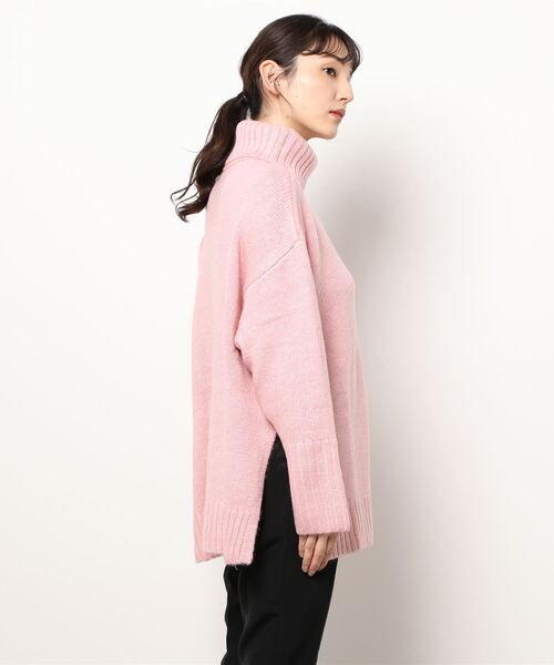 feepur（フェピュール）の「《ウォッシャブル》サイドスリットタートルネックオーバーニット（ニット/セーター・レディース・オフホワイト/ピンクベージュ/オリーブ/ブラック・MEDIUM）」の5枚目の写真