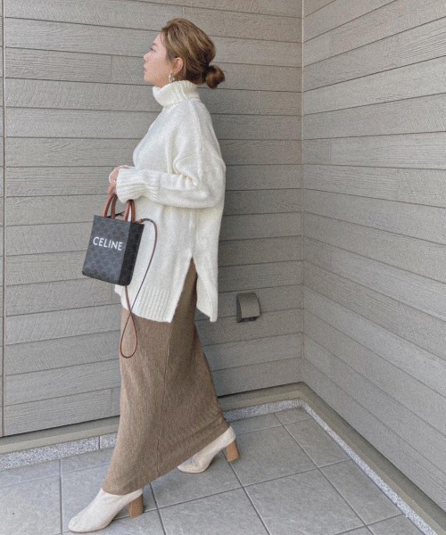 feepur（フェピュール）の「《ウォッシャブル》サイドスリットタートルネックオーバーニット（ニット/セーター・レディース・オフホワイト/ピンクベージュ/オリーブ/ブラック・MEDIUM）」の8枚目の写真