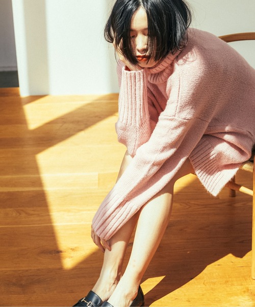 feepur（フェピュール）の「《ウォッシャブル》サイドスリットタートルネックオーバーニット（ニット/セーター・レディース・オフホワイト/ピンクベージュ/オリーブ/ブラック・MEDIUM）」の19枚目の写真