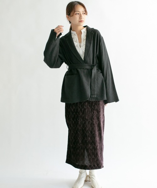 KBF（ケイビーエフ）の「リネンMIXデザインベルトジャケット（テーラードジャケット・レディース・アイボリー/ベージュ/ブラック・ONE）」の19枚目の写真