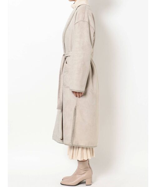 dazzlin（ダズリン）の「フェイクムートンパイピングコート（ムートンコート・レディース・グレー/アイボリー・FREE）」の15枚目の写真