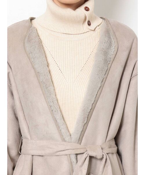 dazzlin（ダズリン）の「フェイクムートンパイピングコート（ムートンコート・レディース・グレー/アイボリー・FREE）」の14枚目の写真