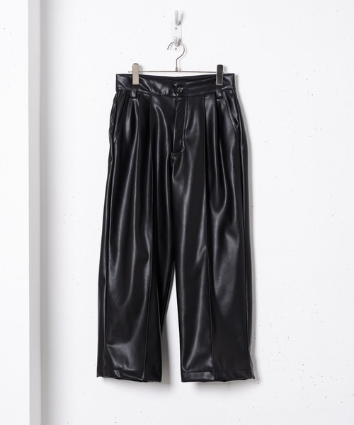 CASPER JOHN（キャスパージョン）の「Center Pleats Fake Leather Wide Slacks/センタープリーツフェイクレザーワイドスラックス（スラックス・メンズ・ブラック/グレー・SMALL/MEDIUM/LARGE）」の4枚目の写真