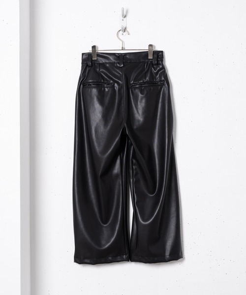 CASPER JOHN（キャスパージョン）の「Center Pleats Fake Leather Wide Slacks/センタープリーツフェイクレザーワイドスラックス（スラックス・メンズ・ブラック/グレー・SMALL/MEDIUM/LARGE）」の8枚目の写真
