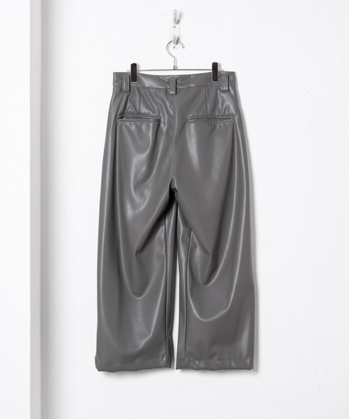 CASPER JOHN（キャスパージョン）の「Center Pleats Fake Leather Wide Slacks/センタープリーツフェイクレザーワイドスラックス（スラックス・メンズ・ブラック/グレー・SMALL/MEDIUM/LARGE）」の21枚目の写真