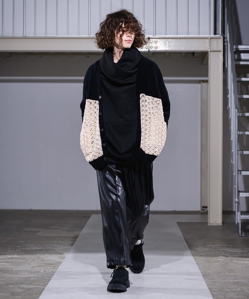 CASPER JOHN（キャスパージョン）の「Center Pleats Fake Leather Wide Slacks/センタープリーツフェイクレザーワイドスラックス（スラックス・メンズ・ブラック/グレー・SMALL/MEDIUM/LARGE）」の18枚目の写真