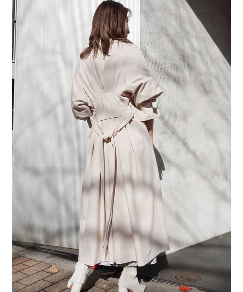 MERCURYDUO（マーキュリーデュオ）の「バックタックトレンチコート（トレンチコート・レディース・ベージュ/アイボリー/ベビーピンク・SMALL/MEDIUM）」の14枚目の写真