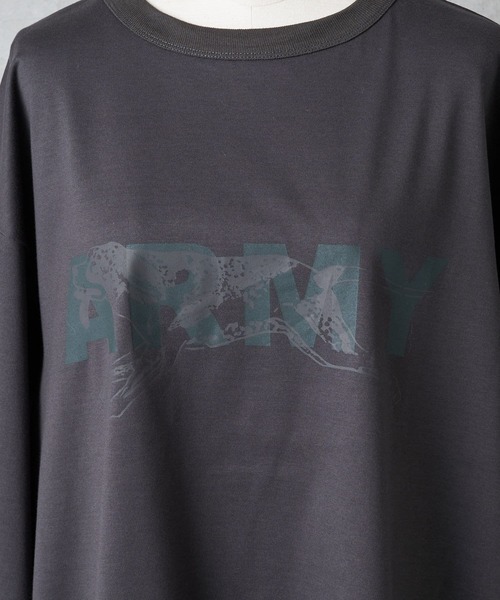 BEARDSLEY（ビアズリー）の「《FRIPIER・ユニセックス》ARMYロングTシャツ（ドッグ）（Tシャツ/カットソー・レディース・ホワイト/グレー・FREE）」の11枚目の写真