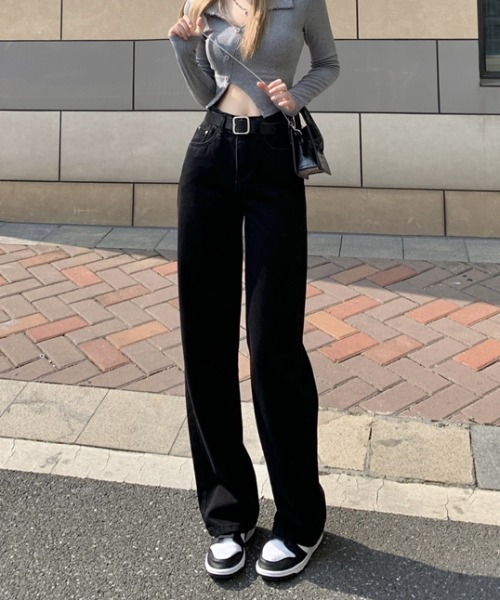 by muni:r（バイ ムニール）の「ハイウエストワイドロングパンツ（デニムパンツ・レディース・ブラック・SMALL/MEDIUM）」の2枚目の写真