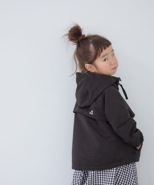LOWRYS FARM(ローリーズファーム)の「GERRYマンパ 264169(マウンテンパーカー・キッズ・ブラック/アイボリー・110cm/130cm/150cm)」の4枚目の写真
