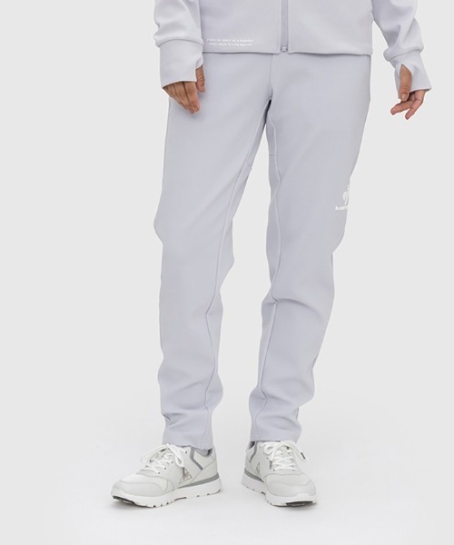 le coq sportif(ルコックスポルティフ)の「グランスーツロングパンツ レディース ウェア ロングパンツ ボトムス トレーニング トレーニングウェア スポーツウェア(その他パンツ・レディース・ライトグレー/ブラック/ネイビー・S/M/L/XL)」の3枚目の写真