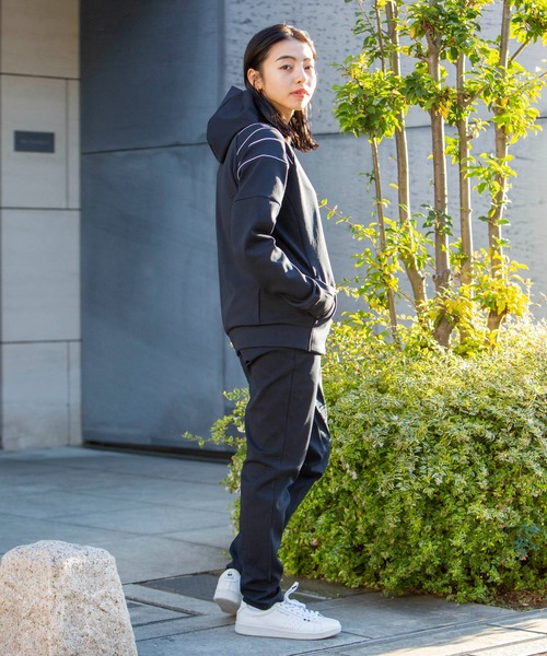 le coq sportif(ルコックスポルティフ)の「グランスーツロングパンツ レディース ウェア ロングパンツ ボトムス トレーニング トレーニングウェア スポーツウェア(その他パンツ・レディース・ライトグレー/ブラック/ネイビー・S/M/L/XL)」の8枚目の写真