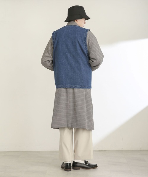 SENSE OF PLACE by URBAN RESEARCH(センスオブプレイスバイアーバンリサーチ)の「『ユニセックス』 Vネックデニムベスト(ベスト・メンズ・インディゴブルー/ブラック/ライトインディゴブルー/アイボリー・LARGE/MEDIUM)」の21枚目の写真