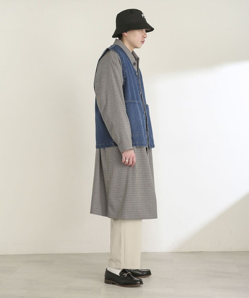 SENSE OF PLACE by URBAN RESEARCH(センスオブプレイスバイアーバンリサーチ)の「『ユニセックス』 Vネックデニムベスト(ベスト・メンズ・インディゴブルー/ブラック/ライトインディゴブルー/アイボリー・LARGE/MEDIUM)」の20枚目の写真