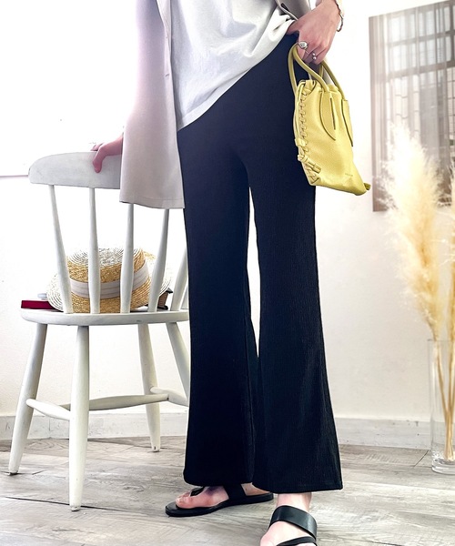 classicalelf(クラシカルエルフ)の「これが最旬フレア。涼やかシャーリングフレアパンツ(その他パンツ・レディース・ブラック/モカ/グレイッシュベージュ・SMALL/MEDIUM/LARGE/X-LARGE)」の2枚目の写真