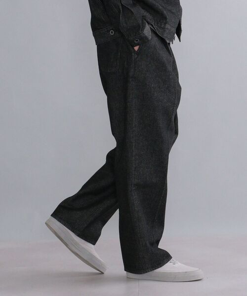 SHIPS(シップス)の「【WEB限定】SHIPS: 12オンス 1プリーツ ワイド テーパード デニム パンツ (セットアップ対応)(デニムパンツ・メンズ・ブラック/ネイビー/ブルー・SMALL/MEDIUM/LARGE)」の16枚目の写真