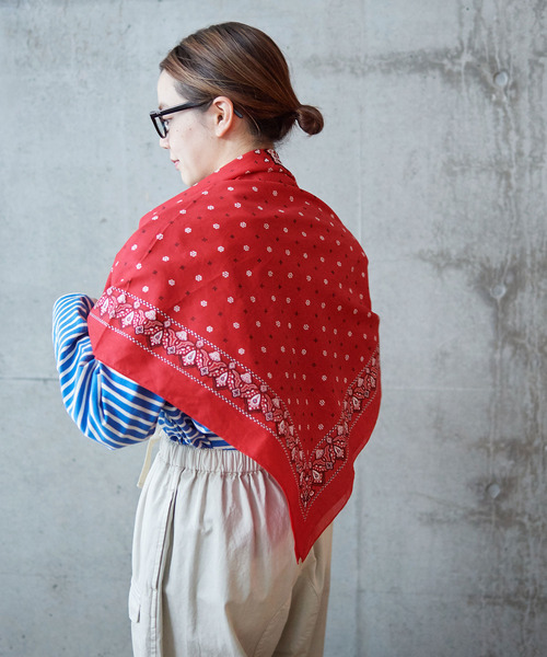 PAR ICI(パーリッシィ)の「高密度ローン 大柄バンダナ(バンダナ/スカーフ・レディース・レッド/ネイビー・FREE)」の15枚目の写真