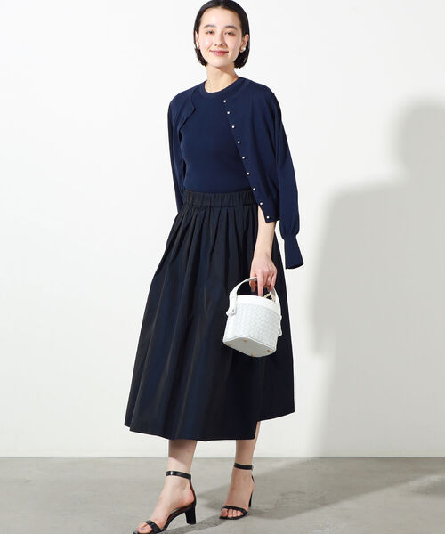 NOLLEY’S（ノーリーズ）の「パール釦クルーネックカーディガン（カーディガン/ボレロ・レディース・ベージュ/ネイビー/サックスブルー/ピンク/ライトグリーン/ホワイト系その他4・38/36）」の12枚目の写真