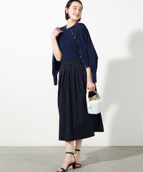 NOLLEY’S（ノーリーズ）の「パール釦クルーネックカーディガン（カーディガン/ボレロ・レディース・ベージュ/ネイビー/サックスブルー/ピンク/ライトグリーン/ホワイト系その他4・38/36）」の14枚目の写真