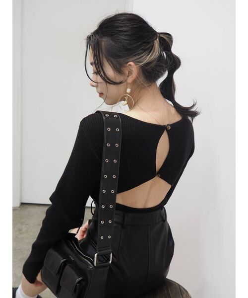 EVRIS（エヴリス）の「バックオープンタイトニットトップス（ニット/セーター・レディース・ブラック/パープル/アイボリー・FREE）」の21枚目の写真