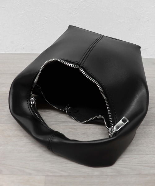 LVEU.（ラブユ.）の「【ZOZOTOWN限定】Double zip hand bag / ダブルジップハンドバッグ（ハンドバッグ・レディース・ブラック/ベージュ・FREE）」の6枚目の写真