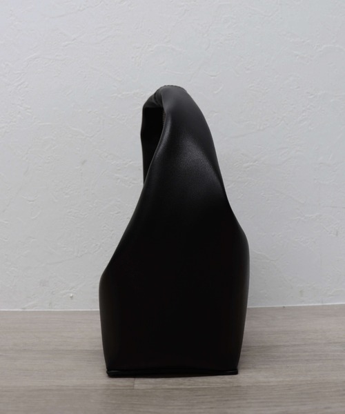 LVEU.（ラブユ.）の「【ZOZOTOWN限定】Double zip hand bag / ダブルジップハンドバッグ（ハンドバッグ・レディース・ブラック/ベージュ・FREE）」の12枚目の写真