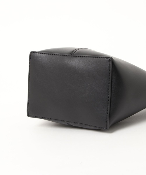 LVEU.（ラブユ.）の「【ZOZOTOWN限定】Double zip hand bag / ダブルジップハンドバッグ（ハンドバッグ・レディース・ブラック/ベージュ・FREE）」の16枚目の写真