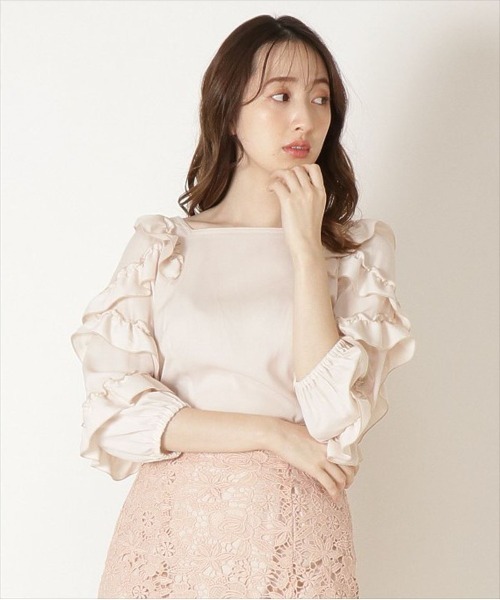 WILLSELECTION（ウィルセレクション）の「ランダムラッフルスリーブブラウス（シャツ/ブラウス・レディース・ベージュ/ネイビー/オフホワイト・MEDIUM）」の2枚目の写真