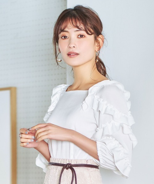 WILLSELECTION（ウィルセレクション）の「ランダムラッフルスリーブブラウス（シャツ/ブラウス・レディース・ベージュ/ネイビー/オフホワイト・MEDIUM）」の6枚目の写真