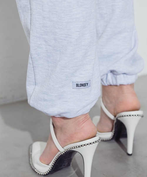 BLONDEY（ブロンディ）の「サイドスリットジョガースウェットパンツ（スウェットパンツ・レディース・ブラック/ホワイト/チャコールグレー・FREE）」の12枚目の写真