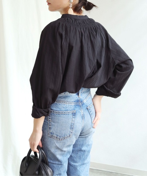 HER CLOSET（ハークローゼット）の「【shemoshelly】WEB限定 コットン100%ストライプシースルー刺繍シャーリングギャザーボリュームブラウス（シャツ/ブラウス・レディース・ブラック/オフホワイト・M）」の7枚目の写真