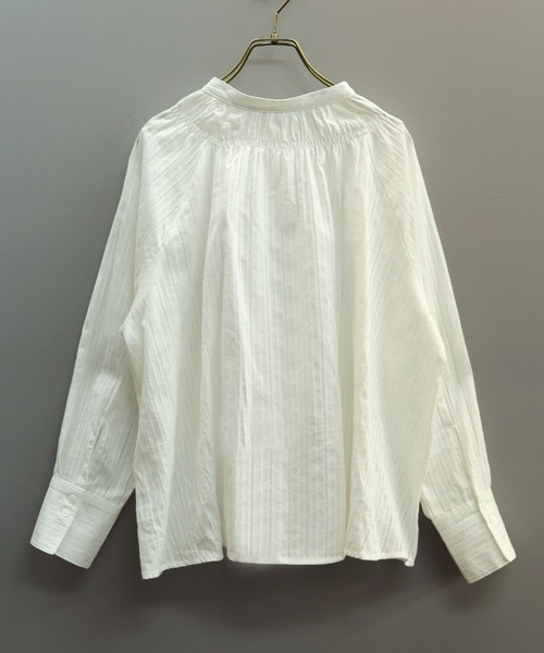 HER CLOSET（ハークローゼット）の「【shemoshelly】WEB限定 コットン100%ストライプシースルー刺繍シャーリングギャザーボリュームブラウス（シャツ/ブラウス・レディース・ブラック/オフホワイト・M）」の5枚目の写真