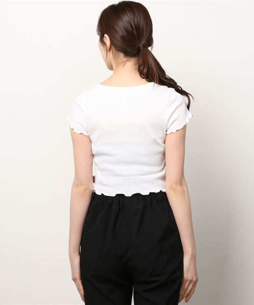 Guess（ゲス）の「GUESS Originals V-Notched Baby Tee（Tシャツ/カットソー・レディース・ホワイト/ブラック/イエロー・SMALL/MEDIUM/X-SMALL/LARGE/X-LARGE）」の11枚目の写真