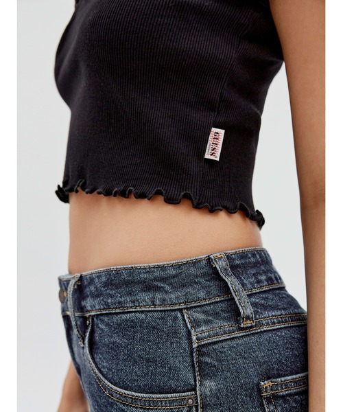 Guess（ゲス）の「GUESS Originals V-Notched Baby Tee（Tシャツ/カットソー・レディース・ホワイト/ブラック/イエロー・SMALL/MEDIUM/X-SMALL/LARGE/X-LARGE）」の8枚目の写真