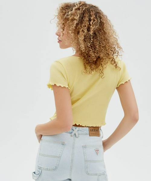 Guess（ゲス）の「GUESS Originals V-Notched Baby Tee（Tシャツ/カットソー・レディース・ホワイト/ブラック/イエロー・SMALL/MEDIUM/X-SMALL/LARGE/X-LARGE）」の12枚目の写真