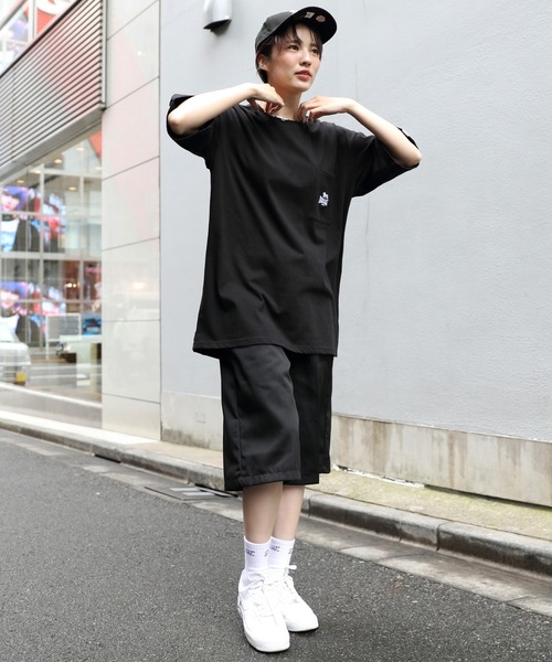 LONSDALE(ロンズデール)の「LONSDALE ワンポイント刺繍ポケットTシャツ(Tシャツ/カットソー・メンズ・ホワイト/ブラック・SMALL/X-LARGE/LARGE/MEDIUM)」の15枚目の写真