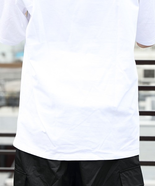 LONSDALE(ロンズデール)の「LONSDALE ワンポイント刺繍ポケットTシャツ(Tシャツ/カットソー・メンズ・ホワイト/ブラック・SMALL/X-LARGE/LARGE/MEDIUM)」の12枚目の写真