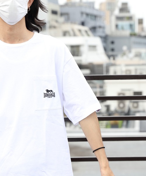 LONSDALE(ロンズデール)の「LONSDALE ワンポイント刺繍ポケットTシャツ(Tシャツ/カットソー・メンズ・ホワイト/ブラック・SMALL/X-LARGE/LARGE/MEDIUM)」の8枚目の写真